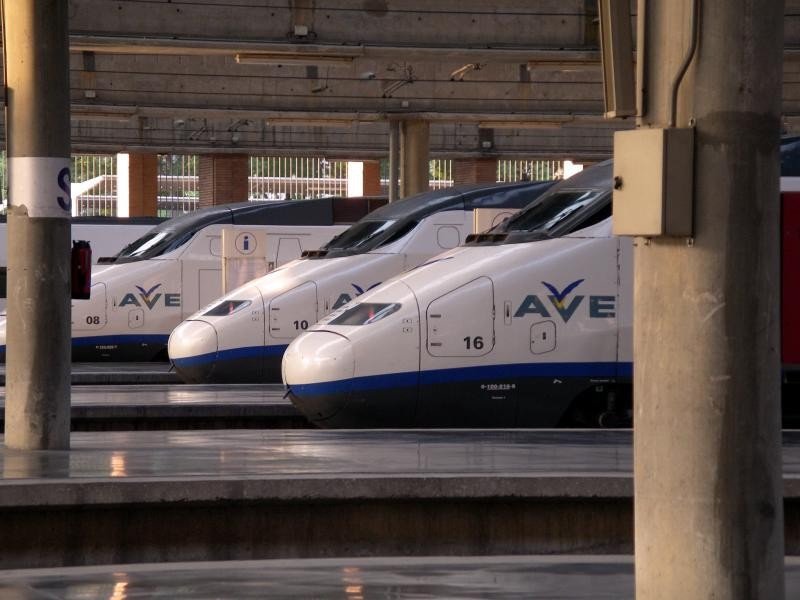 El 72% de los trenes AVE-Larga Distancia operará durante la huelga del viernes El 72% de los trenes AVE-Larga Distancia operará durante la huelga del viernes