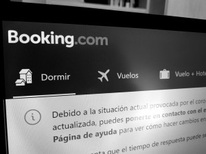 Booking destruye puentes con los hoteles en la crisis del coronavirus