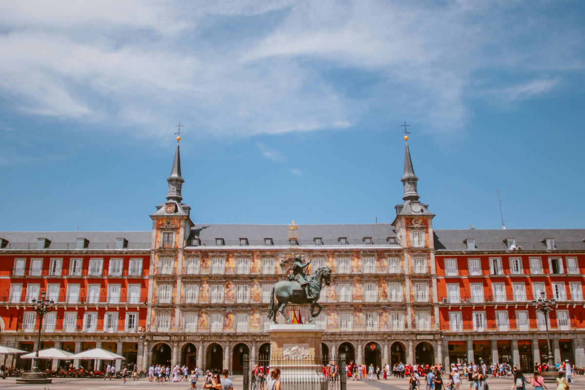 ¿Se va a aplicar la tasa turística en Madrid? El alcalde vuelve a decir no