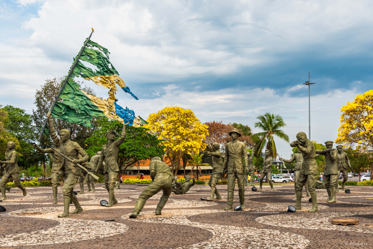 Monumento en la Plaza de los Girasoles de Palmas Fuente: Adobe Stock Monumento en la Plaza de los Girasoles de Palmas
