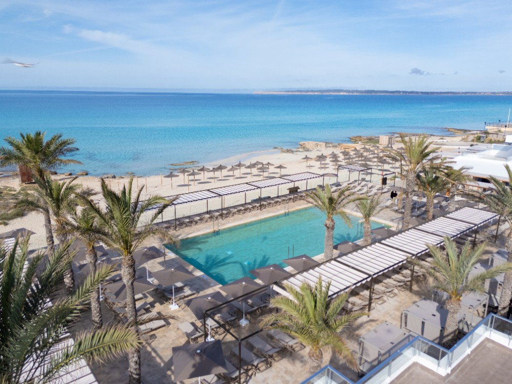 Riu reabre completamente renovado su hotel en Formentera